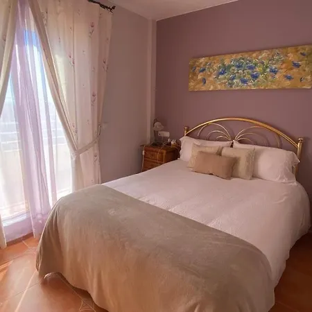 Fantastic House With Private Swimming Pool *