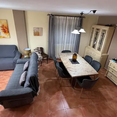 Vakantiehuis Fantastic House With Private Swimming Pool *